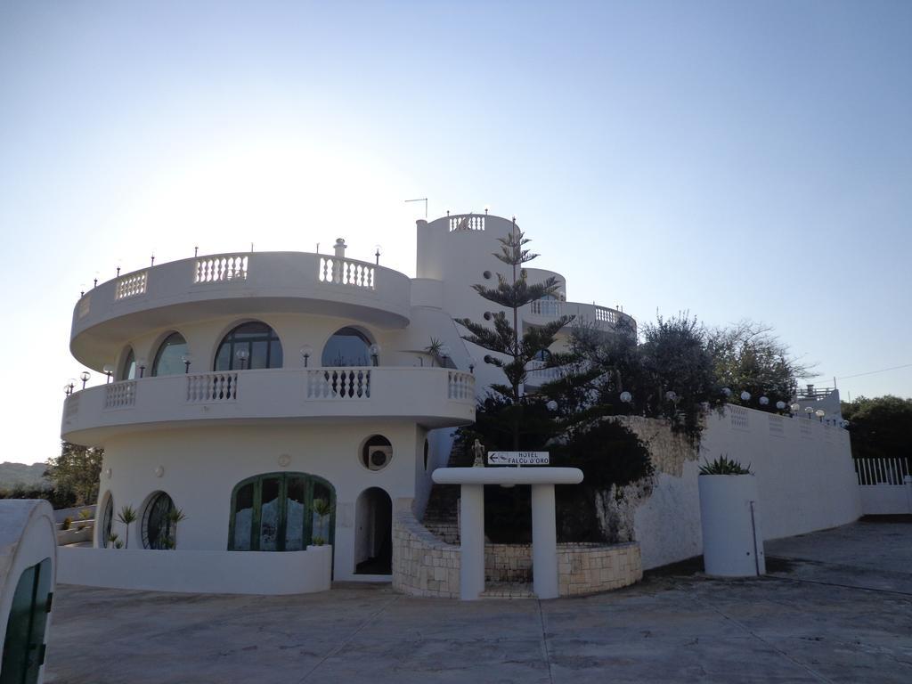 Hotel Falco D'Oro Чистернино Екстериор снимка