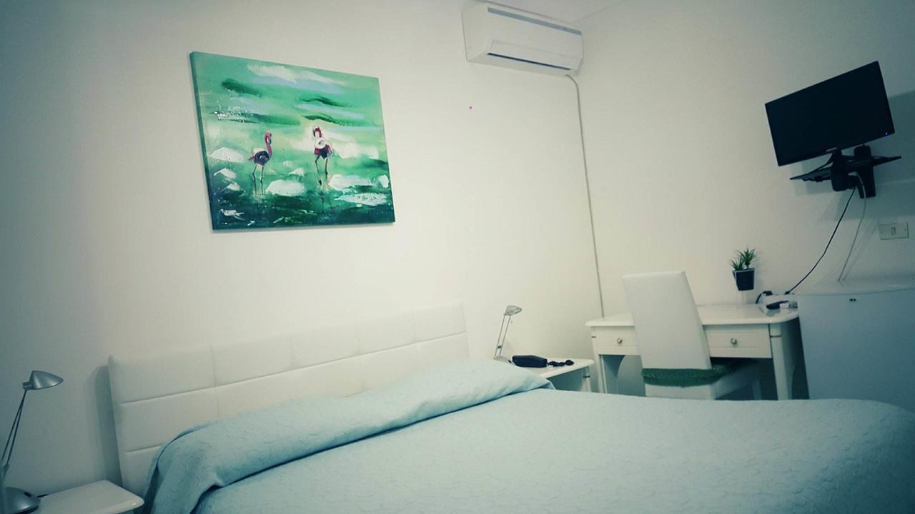 Hotel Falco D'Oro Чистернино Екстериор снимка