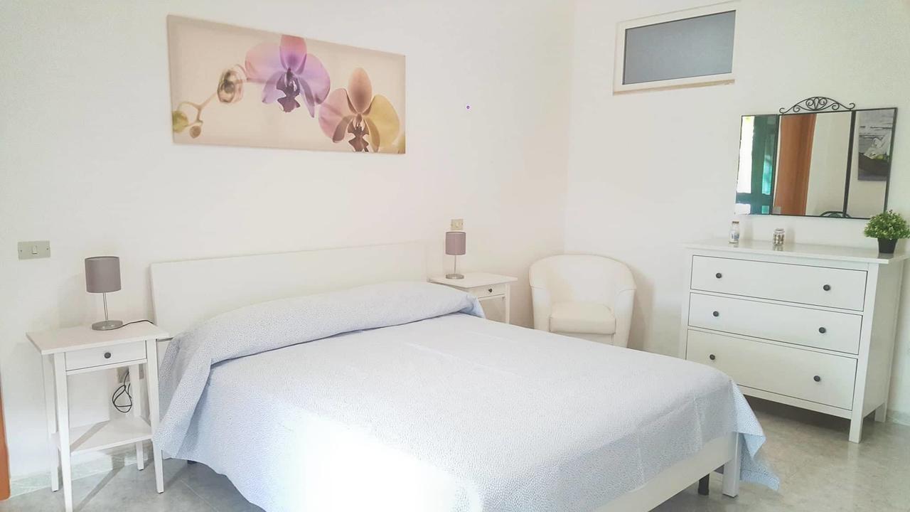 Hotel Falco D'Oro Чистернино Екстериор снимка